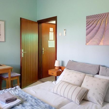 Sobe Zimmer Rooms Zivcic カルロヴァッツ エクステリア 写真